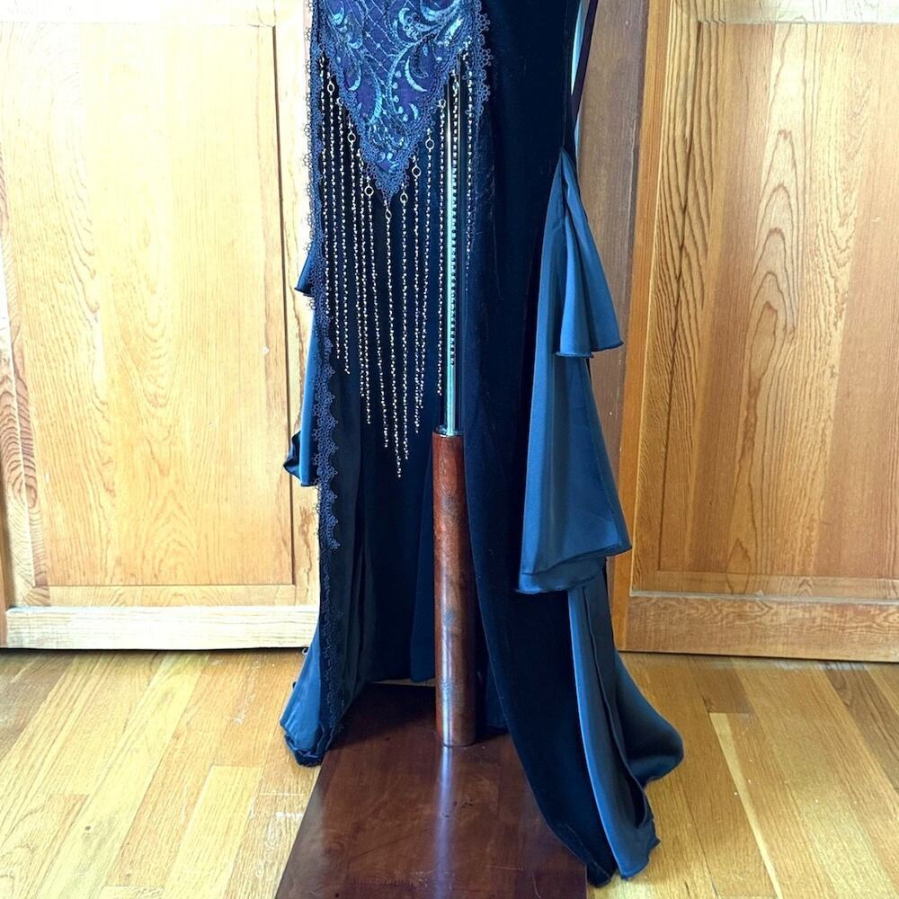 Devil Fashion Gothic Victorian 'Vampire Masquerade' Purple Black Velvet Gown - Picture 9 of 15